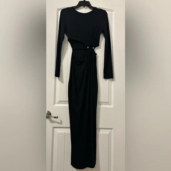NWT! FORE CUT OUT MIDI DRESS